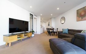 Contemporary 2Br Retreat In The Heart Of Civic - Hosted By Canstay